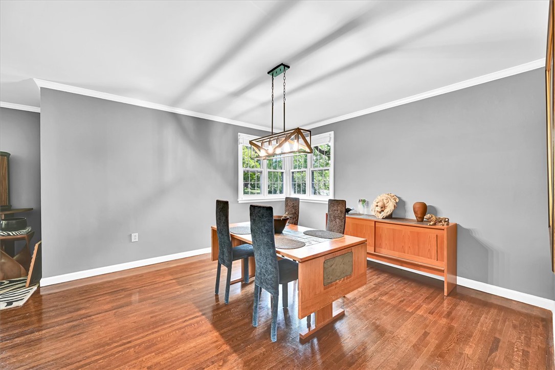 1102 Greenacres Anderson, SC 29621 - Photo 11 of 40 Dining room