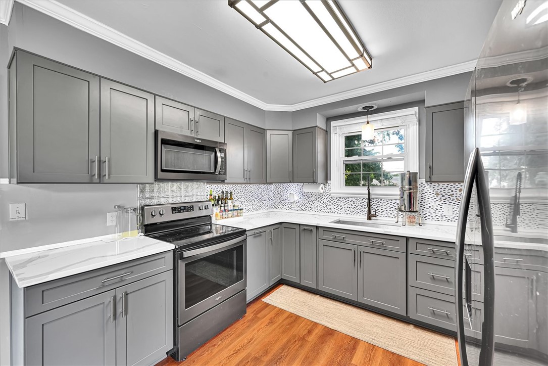 1102 Greenacres Anderson, SC 29621 - Photo 18 of 40 kitchen