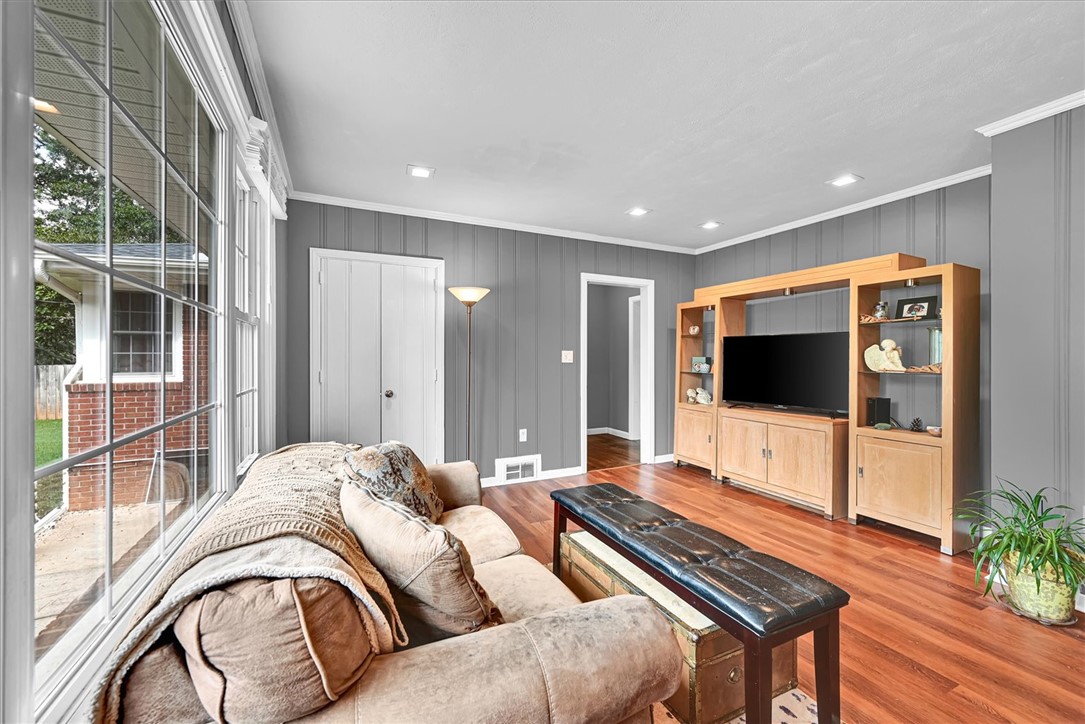 1102 Greenacres Anderson, SC 29621 - Photo 23 of 40 Lg Den