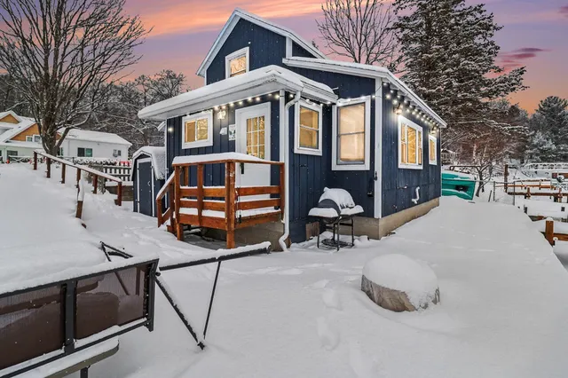 $549,900 | 6955 West Jackson Road, Ludington, MI 49431