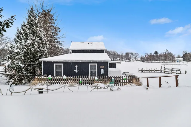 $549,900 | 6955 West Jackson Road, Ludington, MI 49431