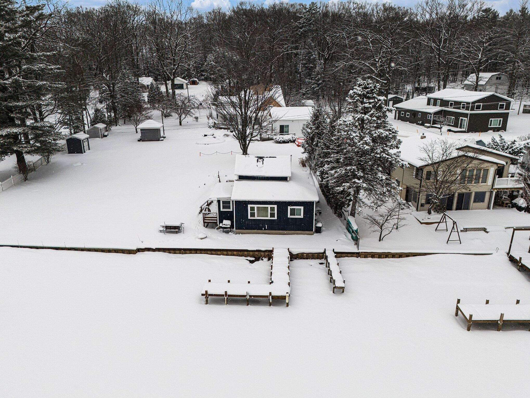 6955 West Jackson Road Ludington, MI 49431 - Photo 2 of 20 003_file_8468