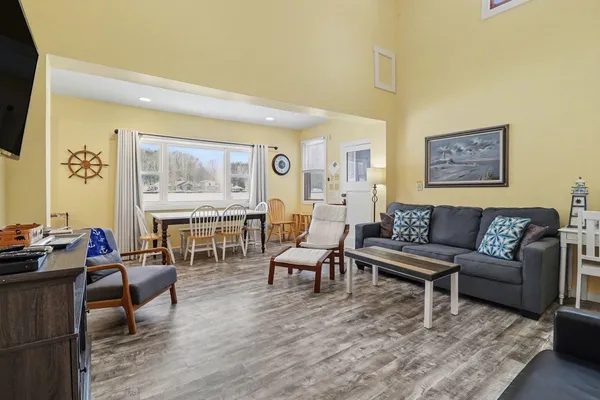 $549,900 | 6955 West Jackson Road, Ludington, MI 49431