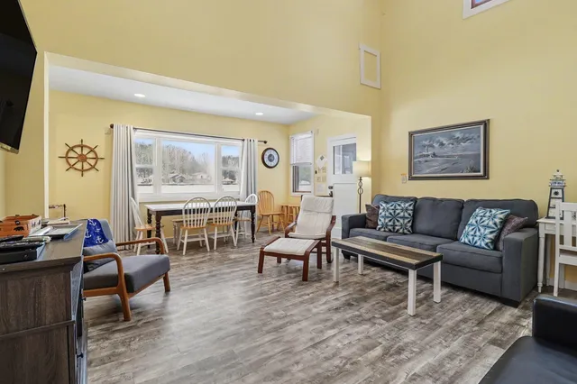 $549,900 | 6955 West Jackson Road, Ludington, MI 49431