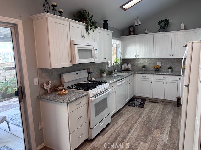 1456 St Croix Drive Hemet, CA 92543 - Photo 2 of 27 KITCHEN