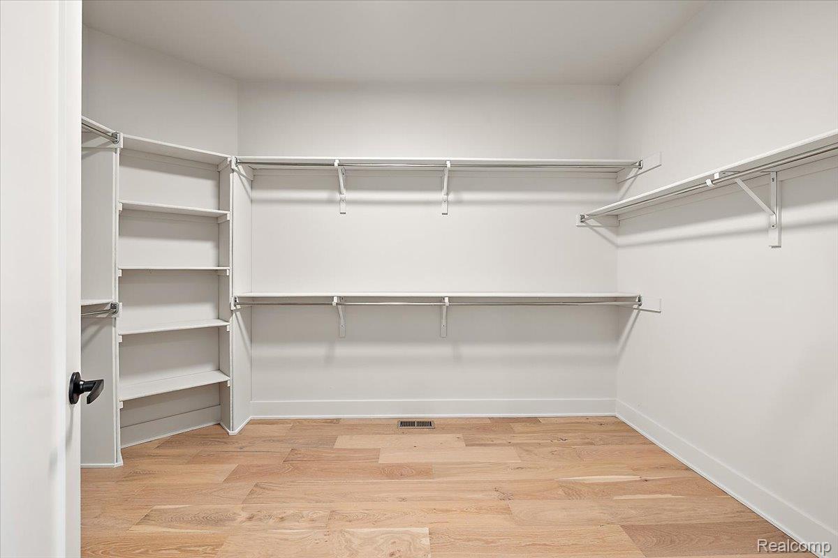 53650 Romeo Plank Road Macomb, MI 48042 - Photo 30 of 64 Walk in closet