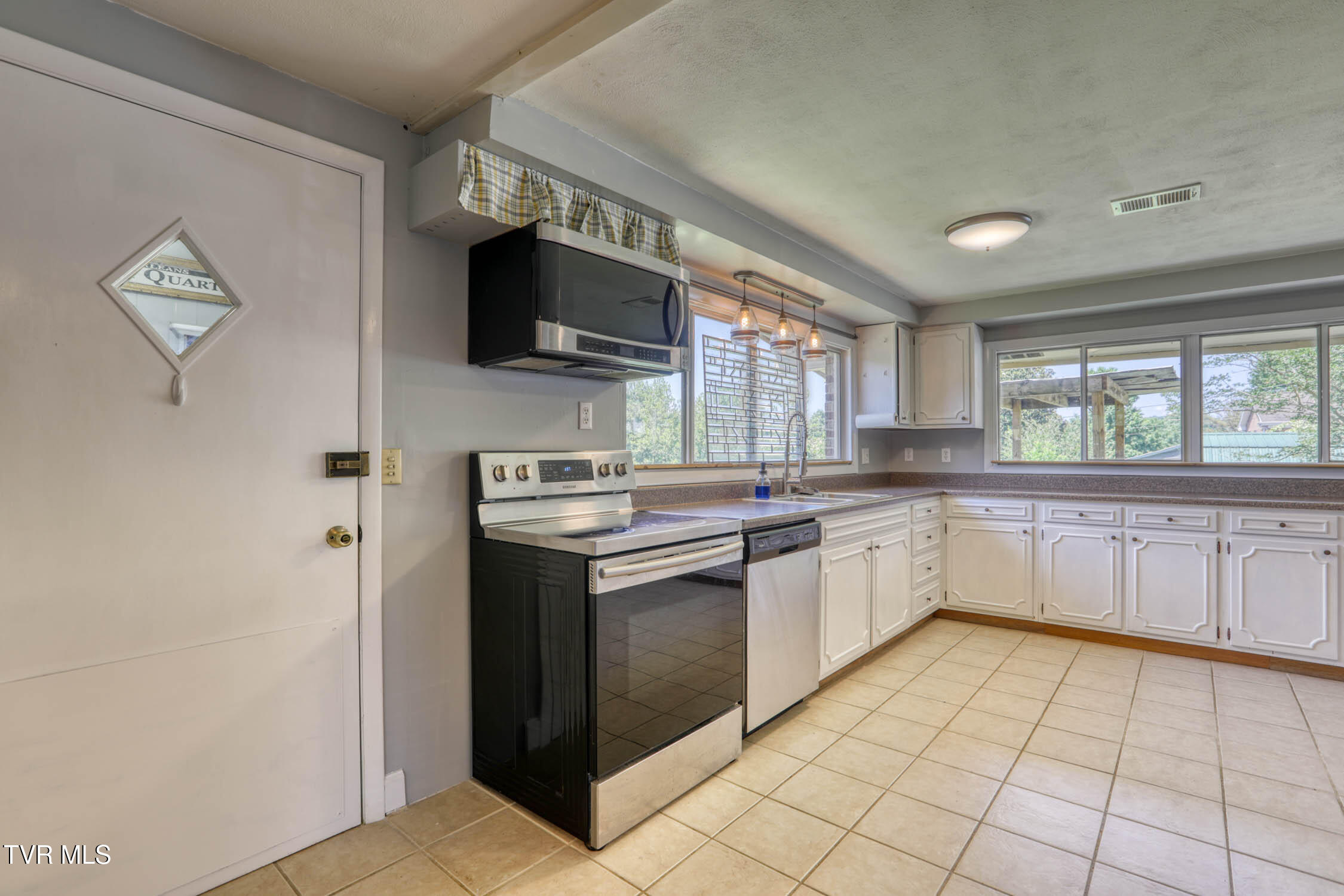 2136 Heatherly Road Kingsport, TN 37660 - Photo 12 of 51 2136 Heatherly. Kpt MLSb (10 of 52)