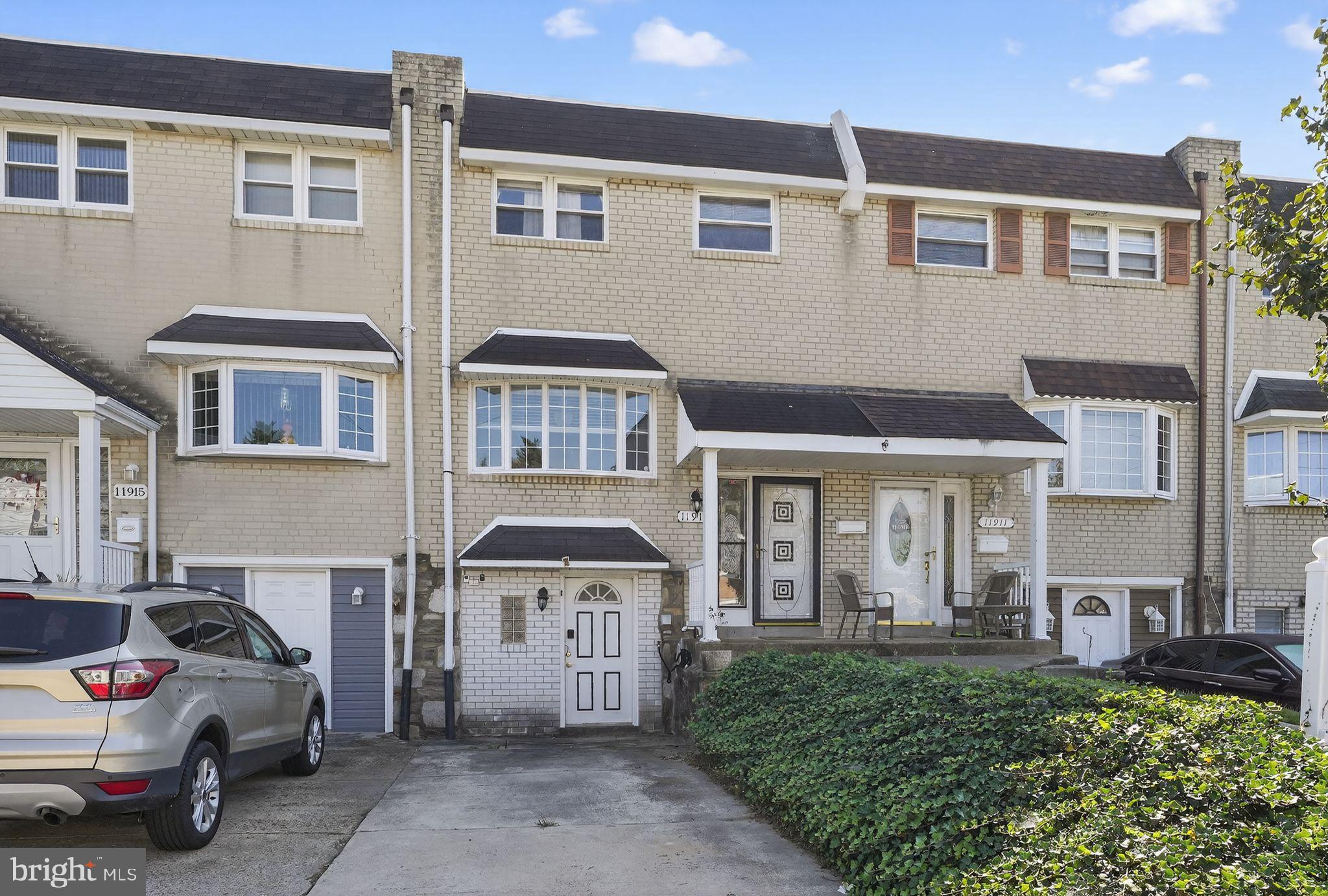 11913 Millbrook Road Philadelphia, PA 19154 - Photo 2 of 30 Gallery Image 2