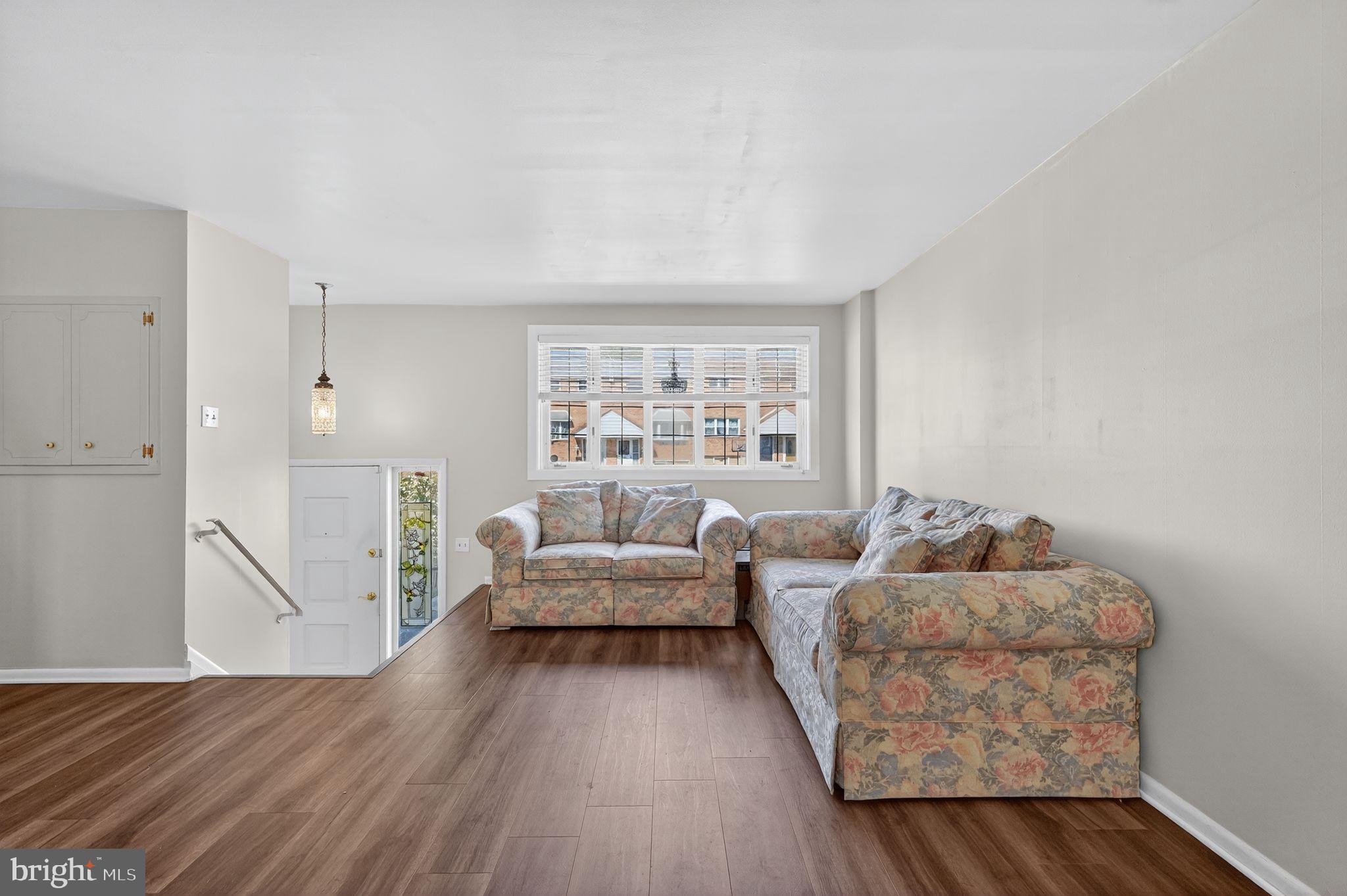 11913 Millbrook Road Philadelphia, PA 19154 - Photo 3 of 30 Gallery Image 3