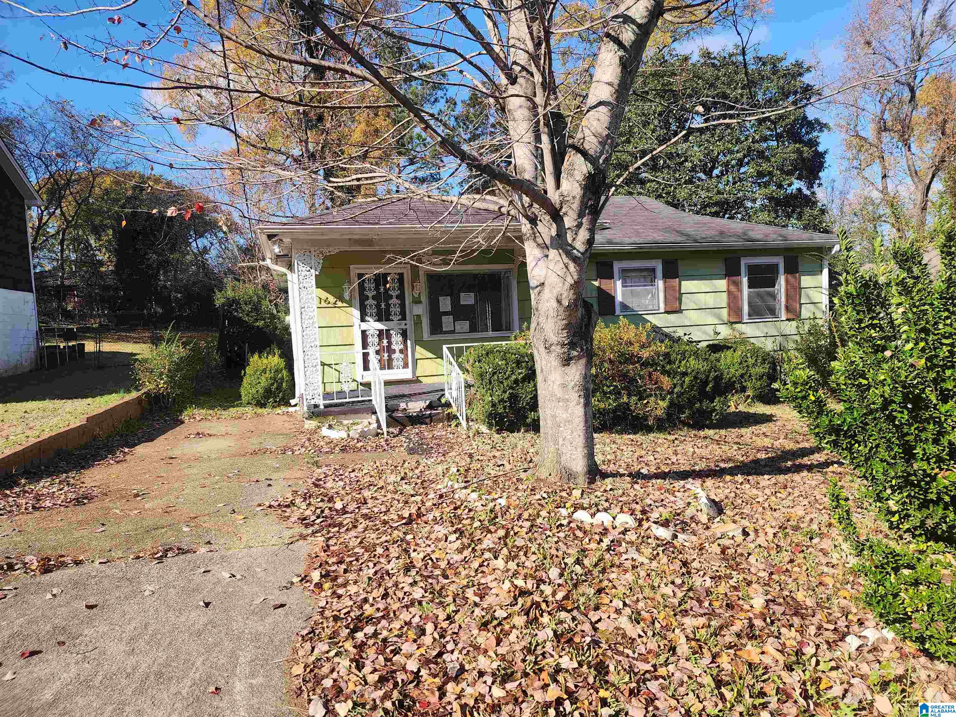 1624 Mims Street Southwest Birmingham, AL 35211 - Photo 2 of 15