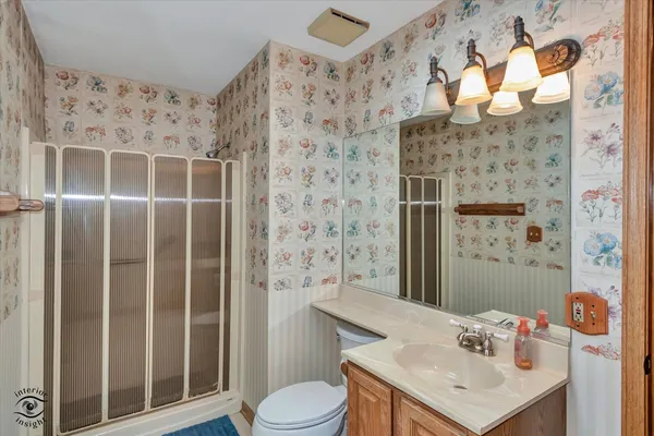 $299,900 | 211 Manor Drive, New Lenox, IL 60451