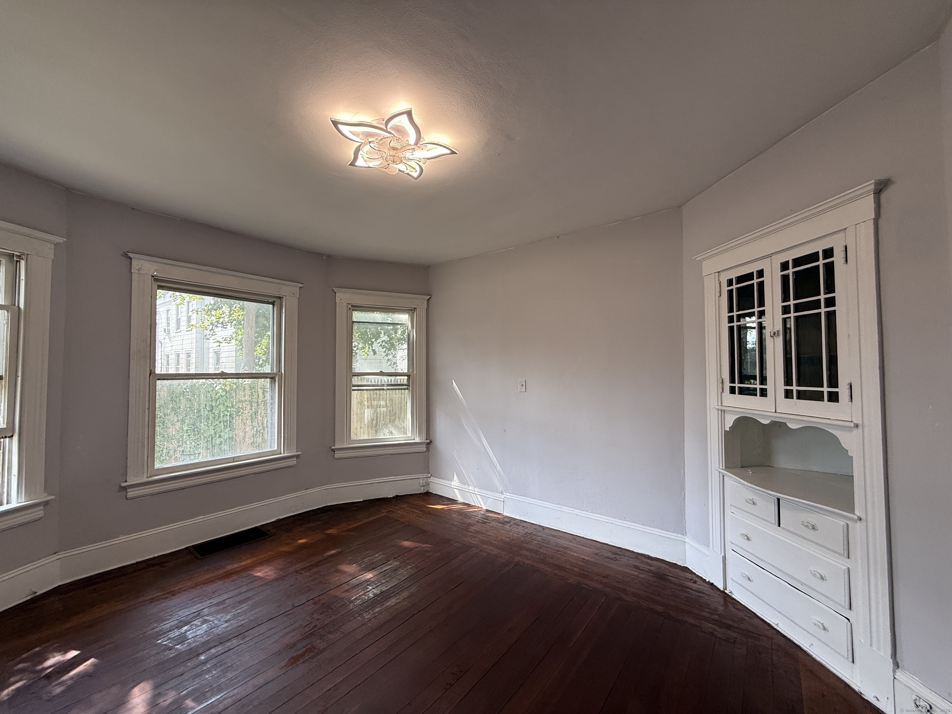 184 Fairview Street, Unit 1 New Britain, CT 06051 - Photo 1 of 8