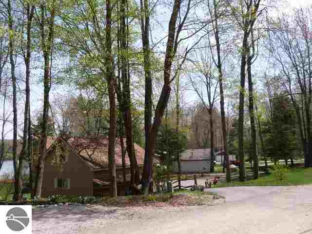 19590 Pleasantview Road Lake Ann, MI 49650 - Photo 75 of 76 1745320-75.JPG