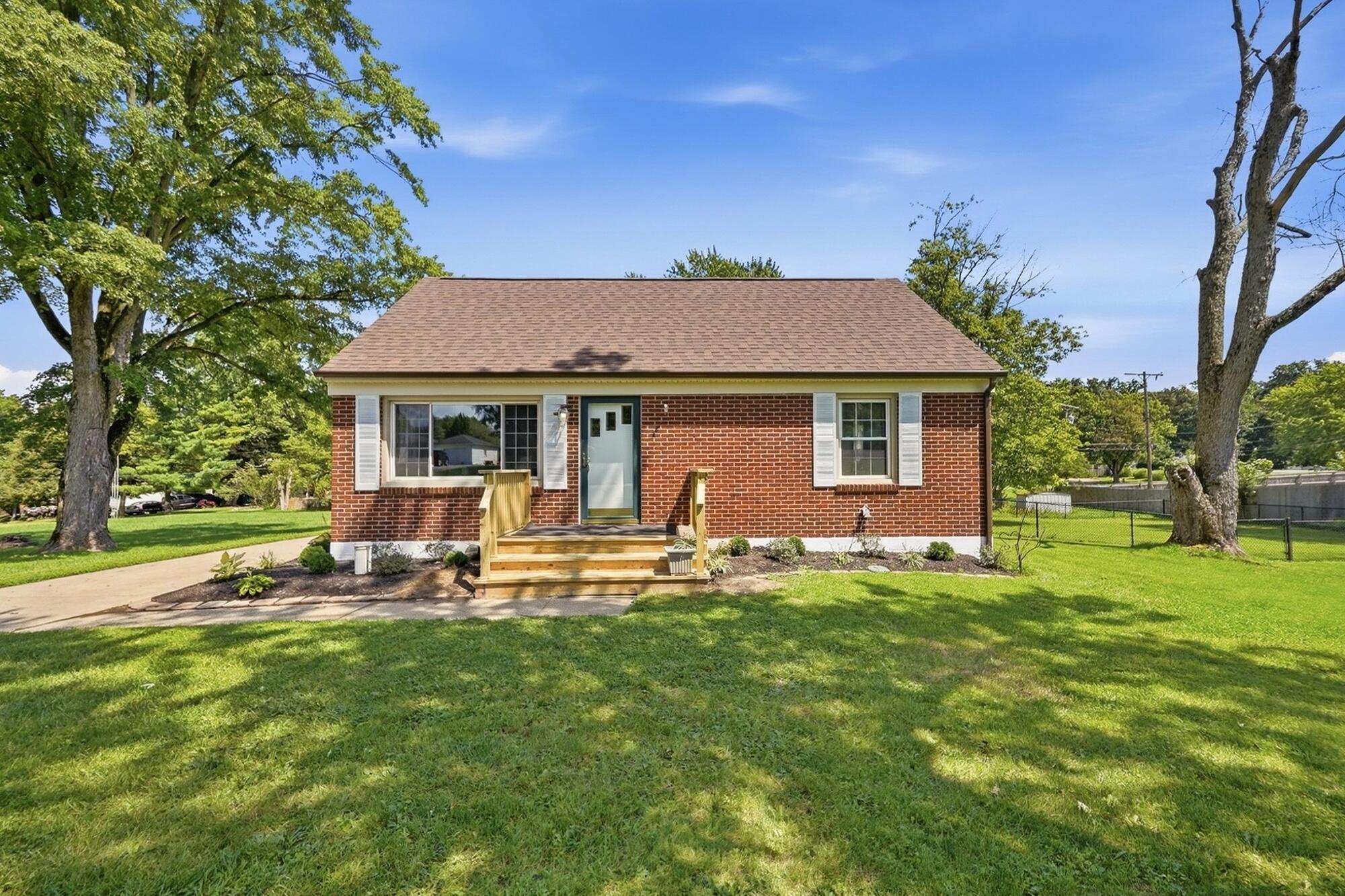 1652 Ridgeway Drive Springfield, OH 45506 - Photo 1 of 30 1652 Ridgeway Drive