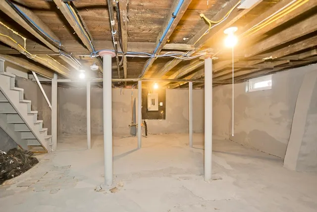 $304,900 | 19 Quincy Street, Springfield, MA 01109