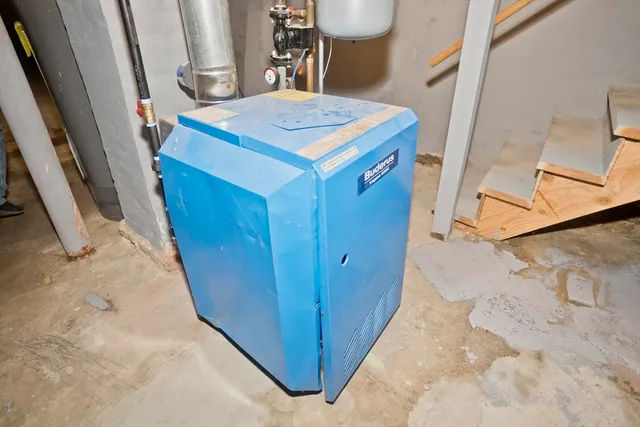 $304,900 | 19 Quincy Street, Springfield, MA 01109