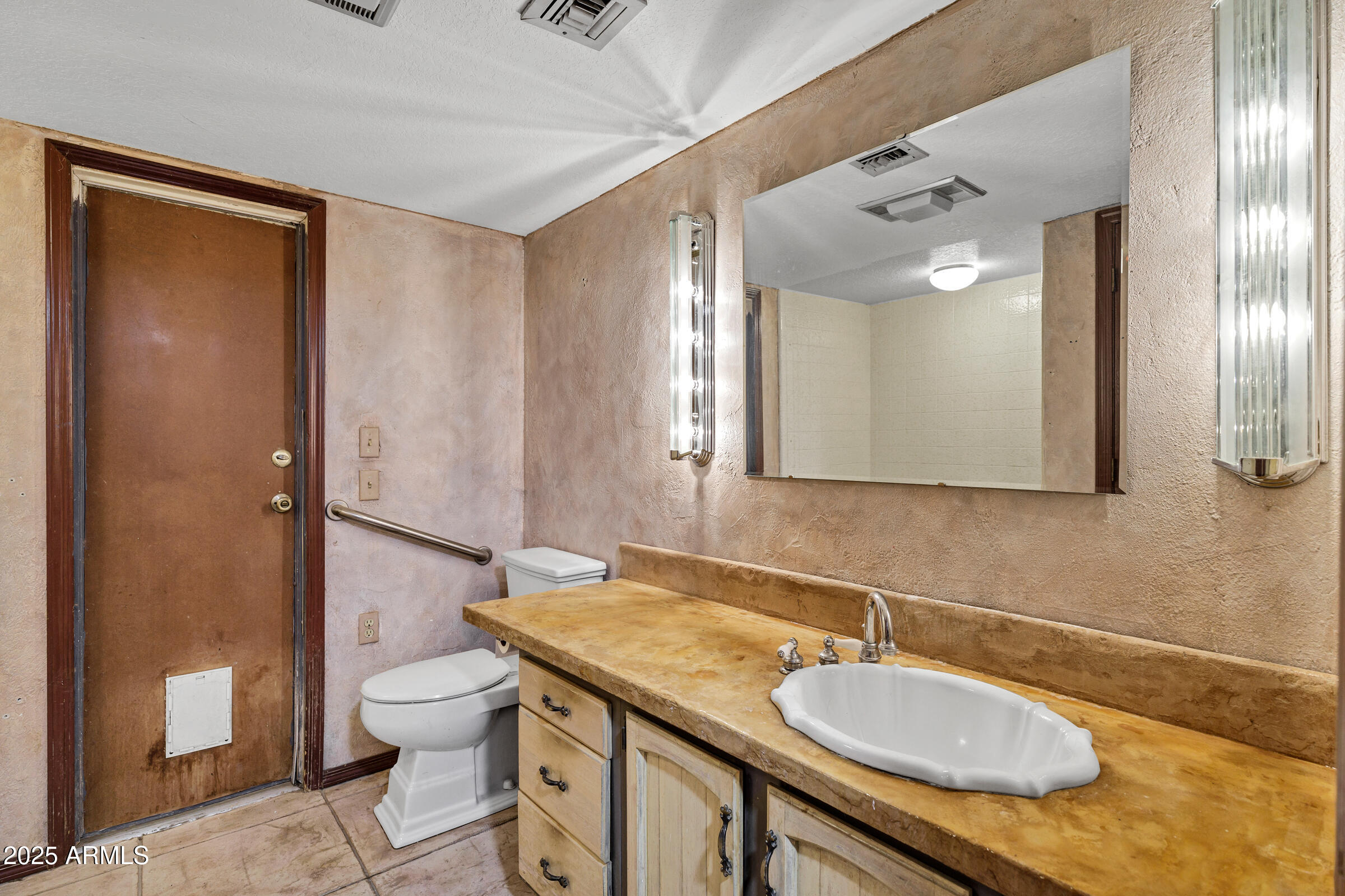 4655 North Winchester Road Apache Junction, AZ 85119 - Photo 13 of 31 Bath in Bed 1