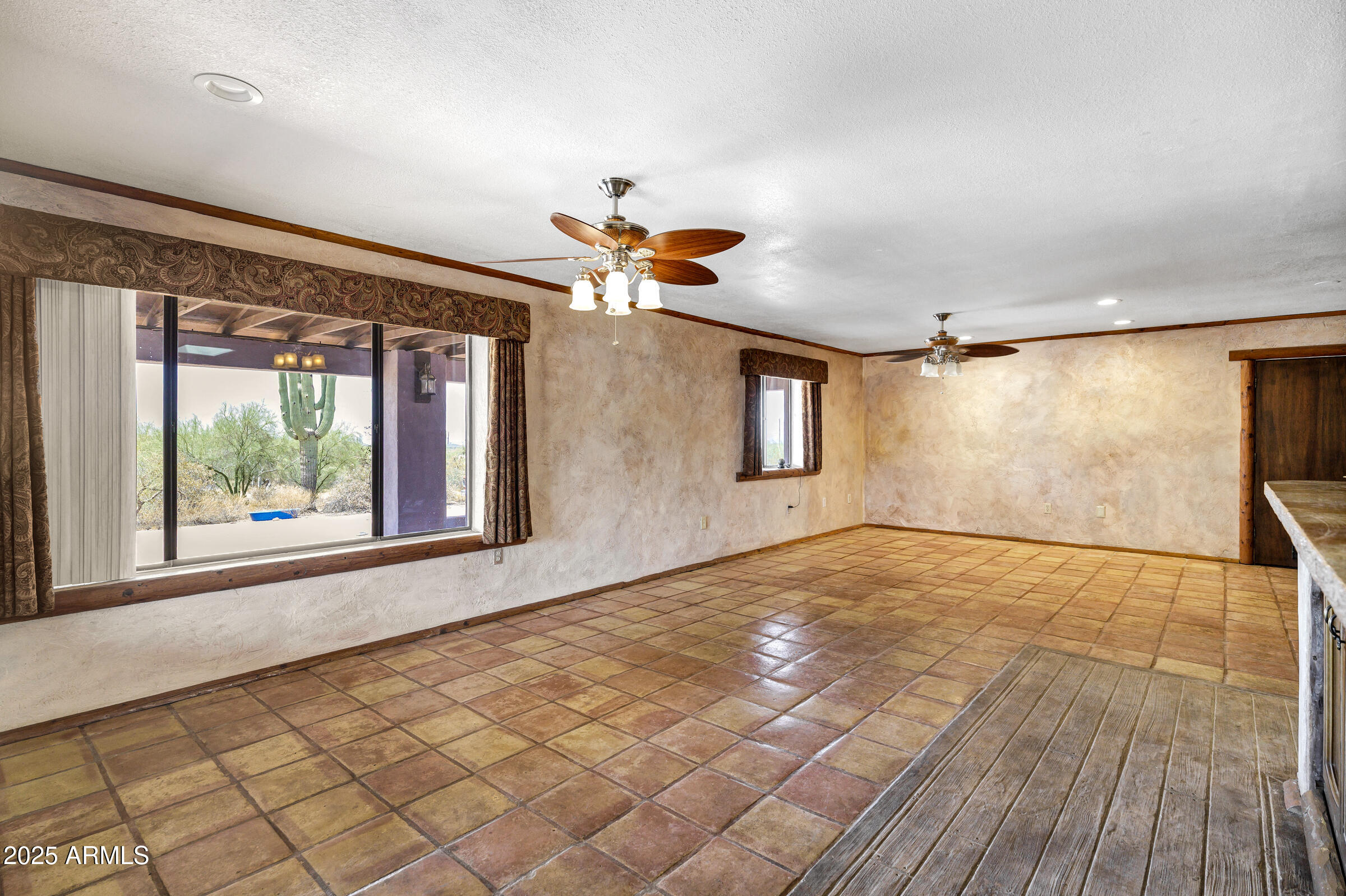 4655 North Winchester Road Apache Junction, AZ 85119 - Photo 5 of 31 Great room