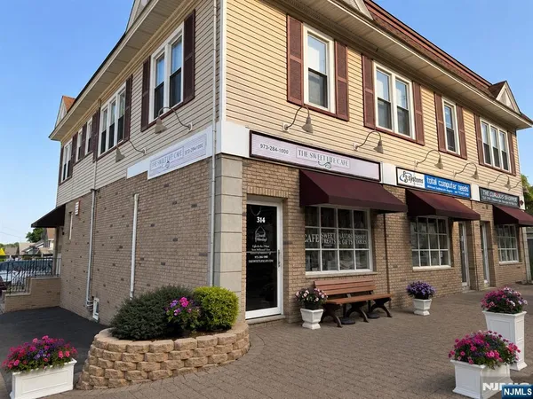 $2,100 | 99 Nutley Avenue, Unit 1, Nutley, NJ 07110