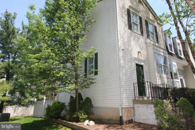 2438 Ridgehampton Court Reston, VA 20191 - Photo 2 of 25 Exterior (Front)