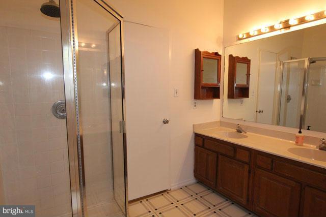 2438 Ridgehampton Court Reston, VA 20191 - Photo 17 of 25 Bath