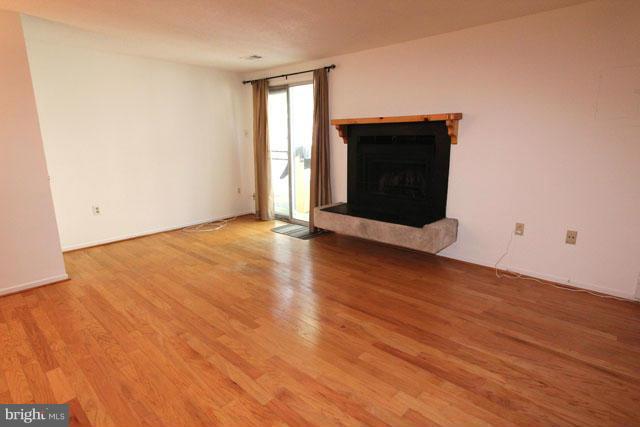 2438 Ridgehampton Court Reston, VA 20191 - Photo 19 of 25 Family Room