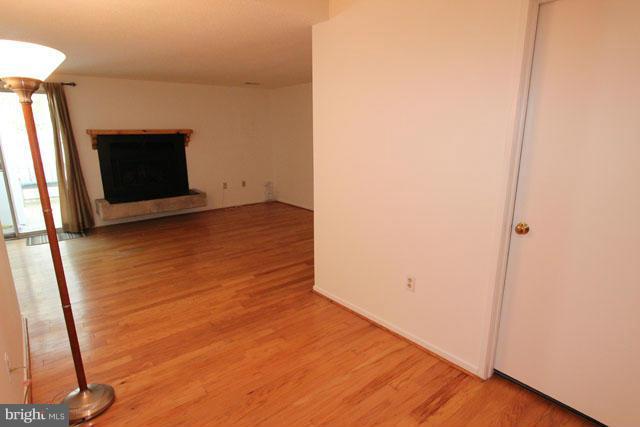 2438 Ridgehampton Court Reston, VA 20191 - Photo 20 of 25 Family Room