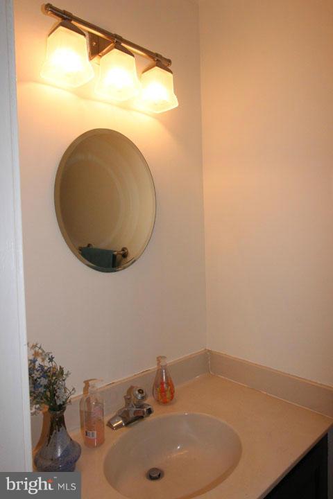 2438 Ridgehampton Court Reston, VA 20191 - Photo 8 of 25 Interior (General)