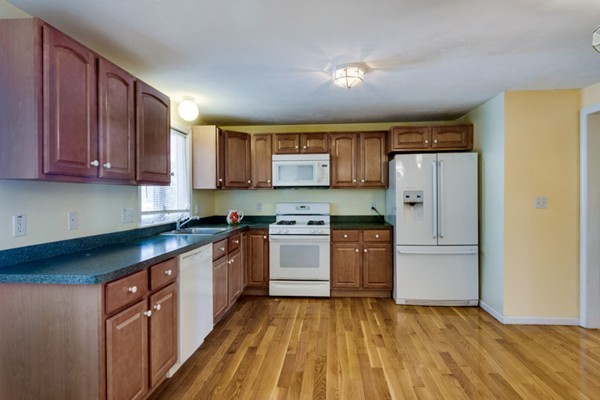 11 Brackett Road, Unit B Framingham, MA 01702 - Photo 10 of 27 Gallery Image 10