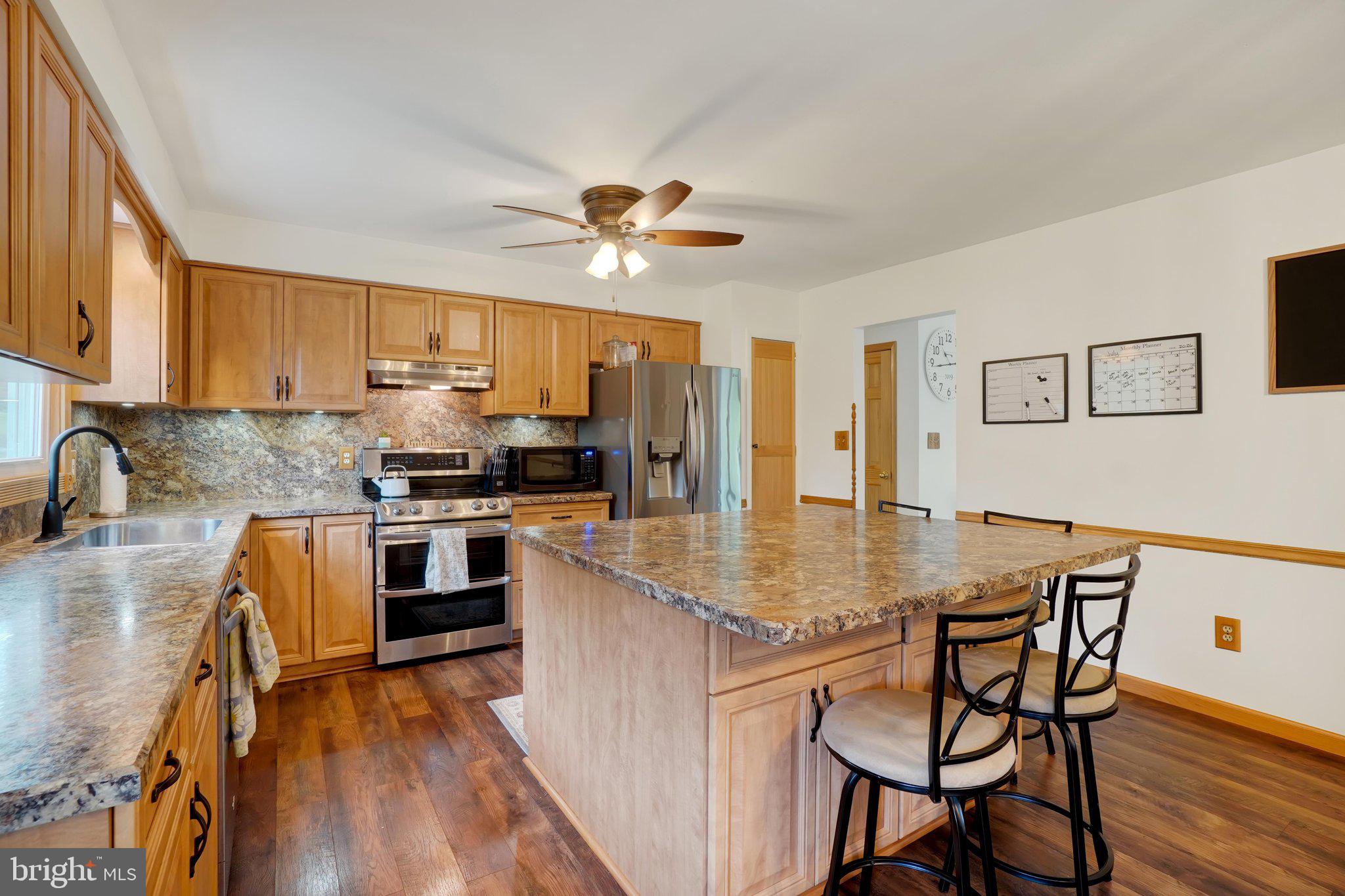 836 Elham Drive York, PA 17406 - Photo 13 of 29
