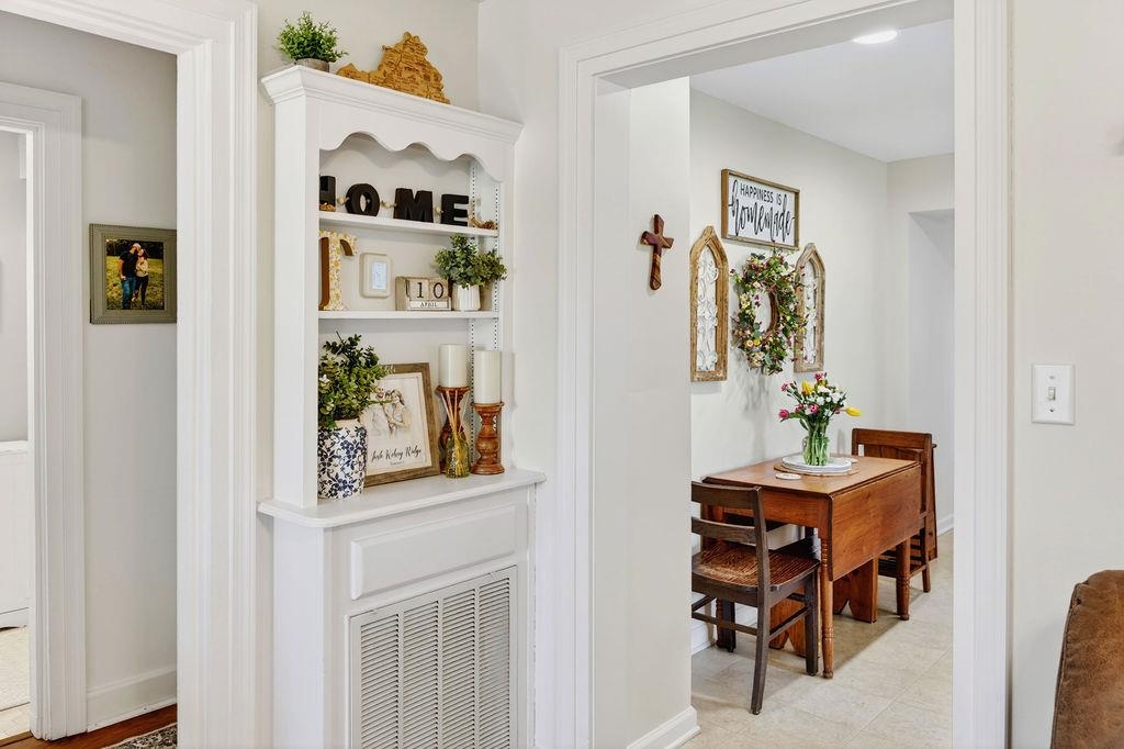 18 Bartley Street Staunton, VA 24401 - Photo 17 of 52 a dining room with furniture and wooden floor