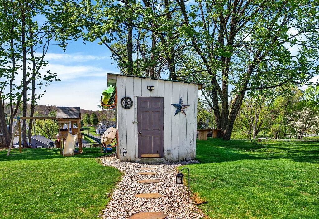 18 Bartley Street Staunton, VA 24401 - Photo 39 of 52 a view of a back yard