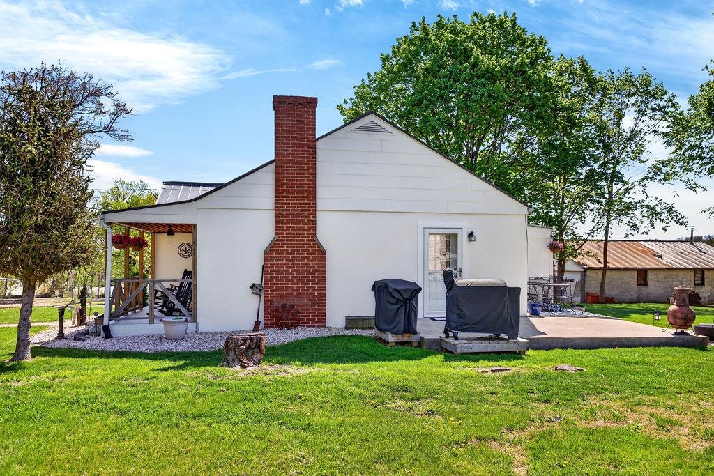 18 Bartley Street Staunton, VA 24401 - Photo 8 of 52 a view of a house with backyard