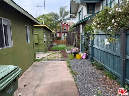 $5,500 | 802 Superba Avenue, Venice, CA 90291