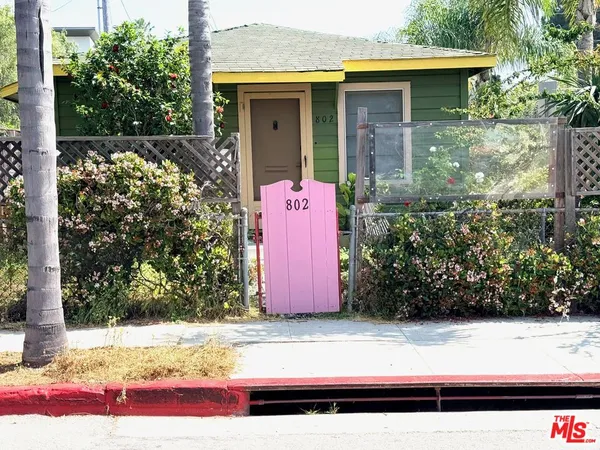 $5,500 | 802 Superba Avenue, Venice, CA 90291