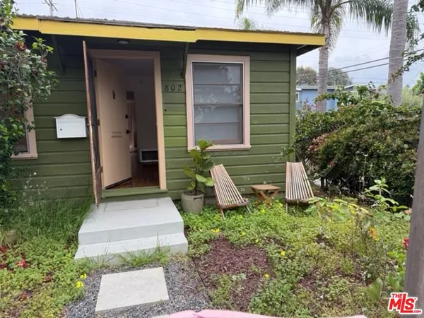 $5,500 | 802 Superba Avenue, Venice, CA 90291