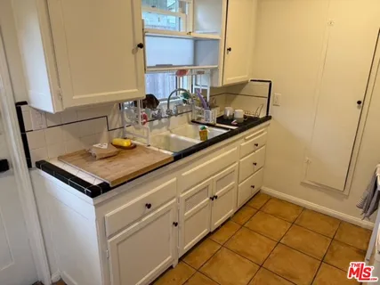 $5,500 | 802 Superba Avenue, Venice, CA 90291