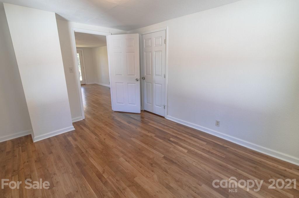 102 Possum Ridge Road Candler, NC 28715 - Photo 12 of 43 Gallery Image 12