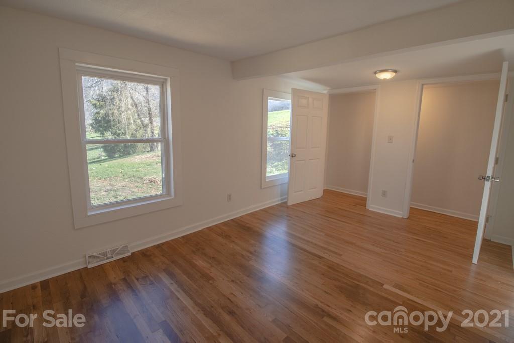 102 Possum Ridge Road Candler, NC 28715 - Photo 15 of 43 Gallery Image 15