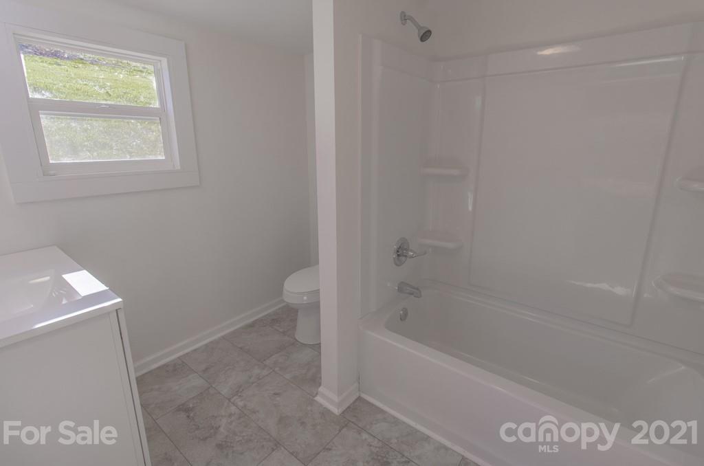 102 Possum Ridge Road Candler, NC 28715 - Photo 17 of 43 Gallery Image 17