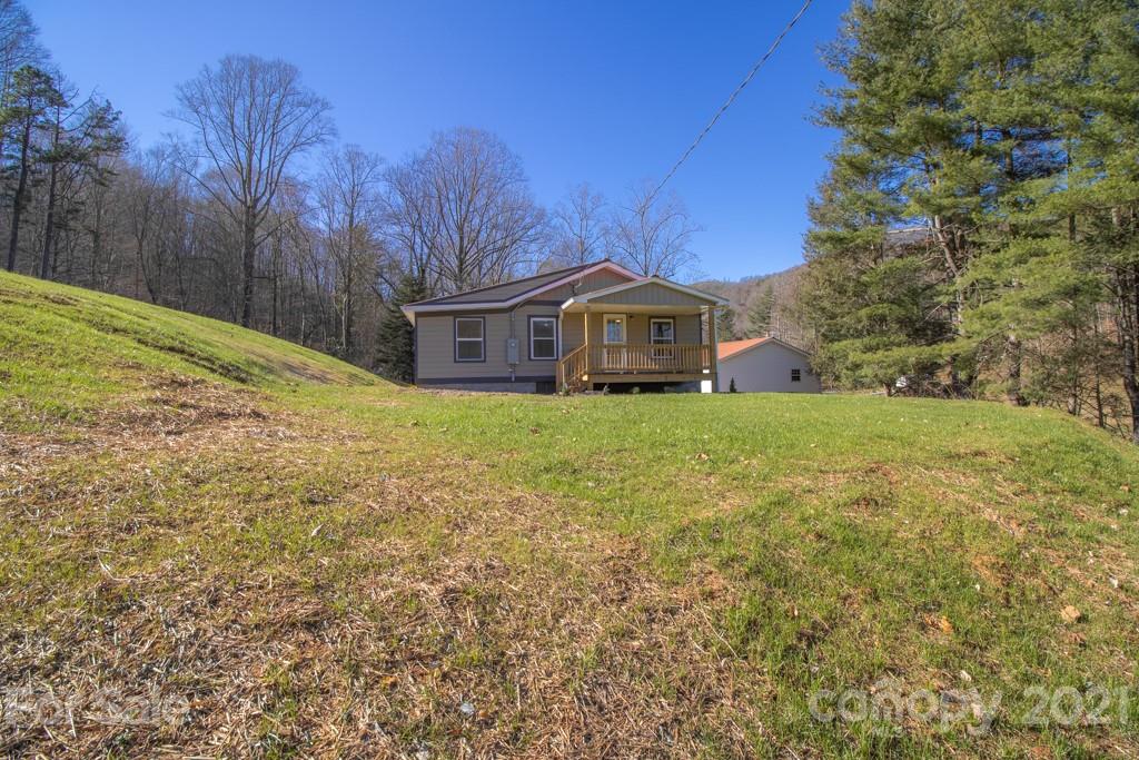 102 Possum Ridge Road Candler, NC 28715 - Photo 21 of 43 Gallery Image 21