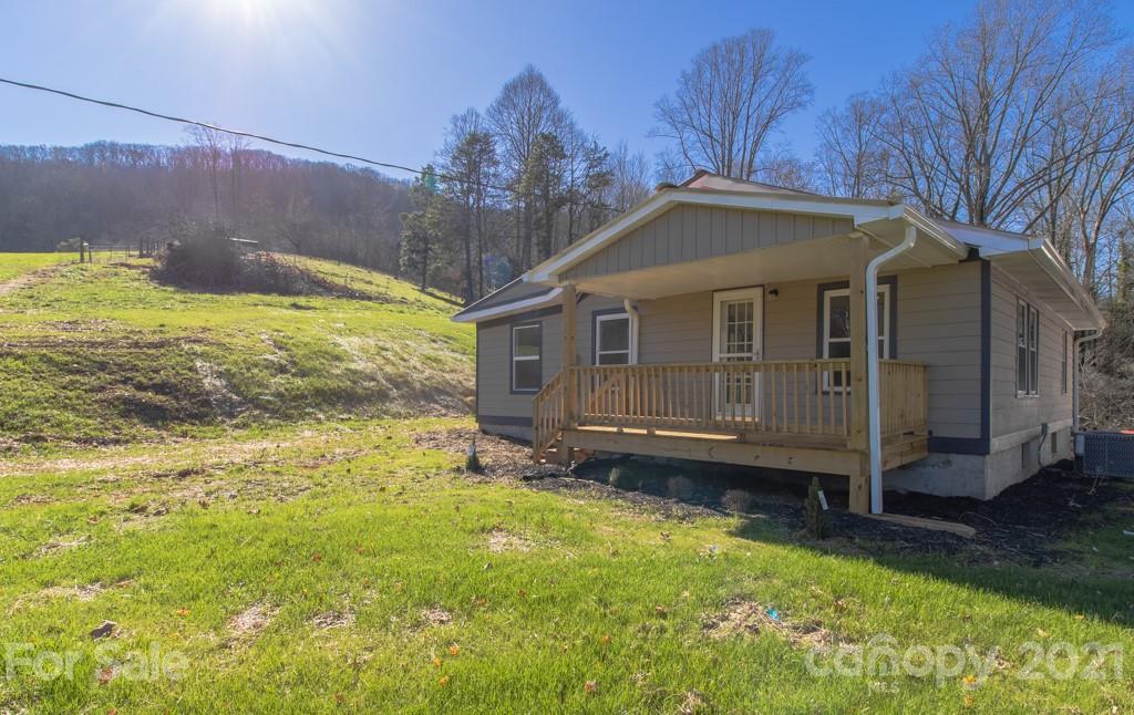 102 Possum Ridge Road Candler, NC 28715 - Photo 22 of 43 Gallery Image 22