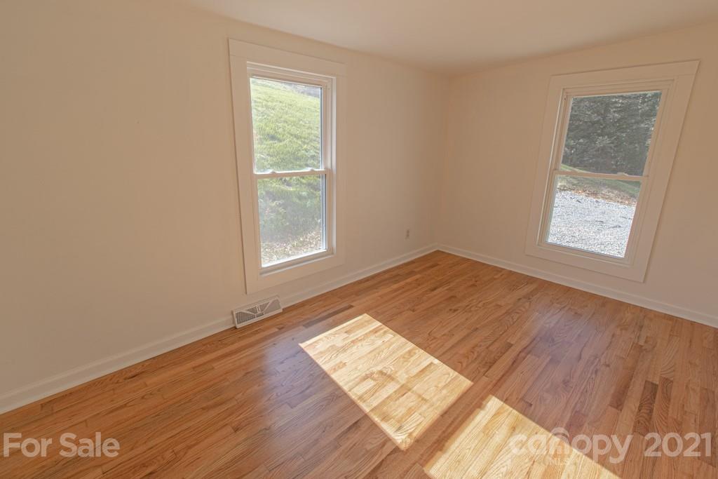 102 Possum Ridge Road Candler, NC 28715 - Photo 9 of 43 Gallery Image 9