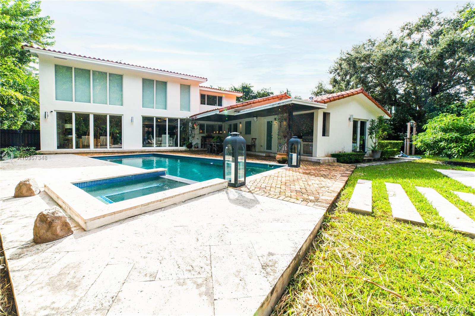 575 Bay Point Road Miami, FL 33137 - Photo 2 of 31