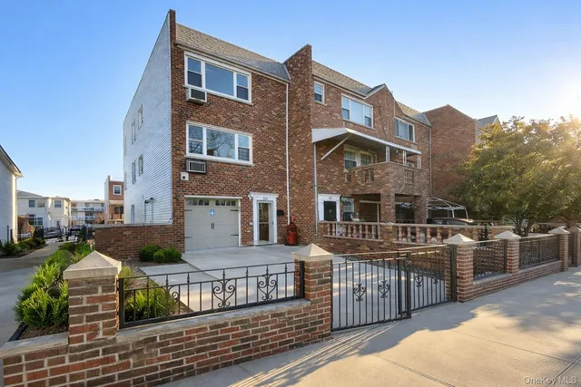 $1,250,000 | 536 Throgs Neck Expressway | Throgs Neck
