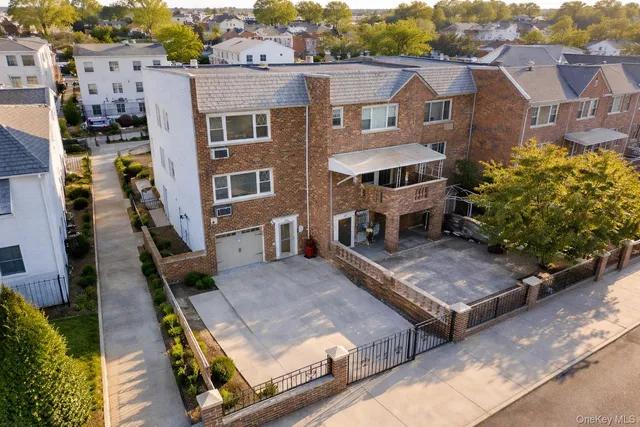 $1,250,000 | 536 Throgs Neck Expressway | Throgs Neck