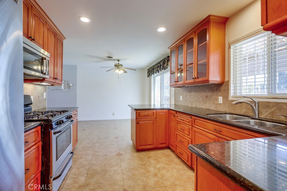 10321 Courtright Road Stanton, CA 90680 - Photo 16 of 40