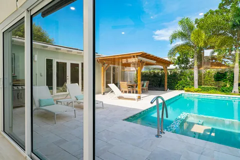 $1,999,000 | 230 Santa Lucia Drive, West Palm Beach, FL 33405