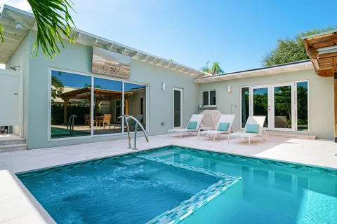 $1,999,000 | 230 Santa Lucia Drive, West Palm Beach, FL 33405