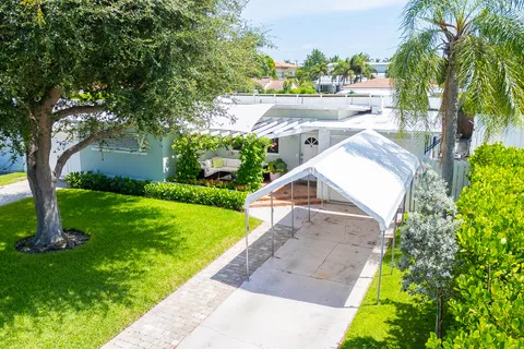 $1,999,000 | 230 Santa Lucia Drive, West Palm Beach, FL 33405